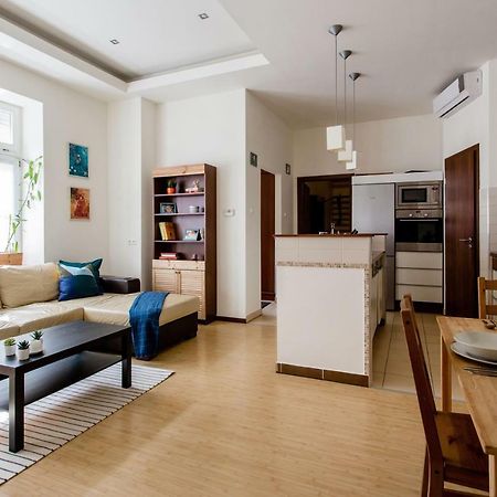 Ferienwohnung Downtown Delight Near The Basilica Budapest Exterior foto